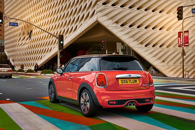 Mini Hatch photo 7
