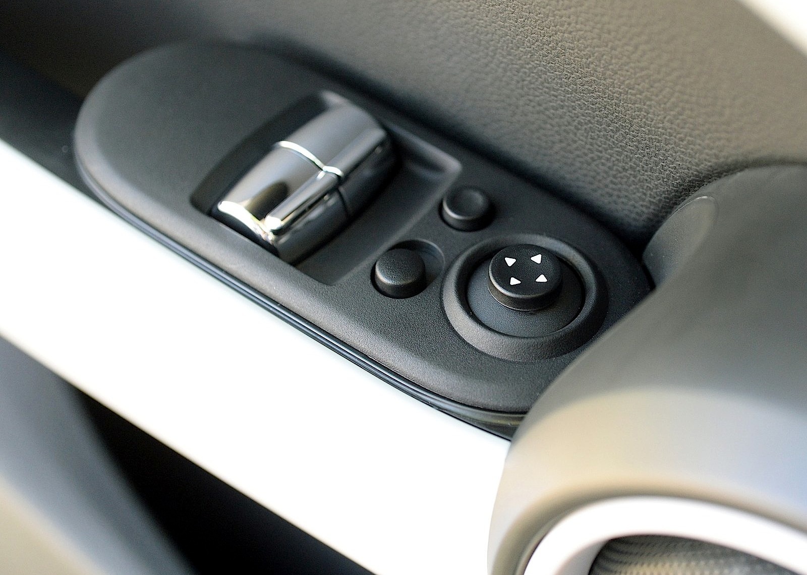 Mini Hatch photo 141