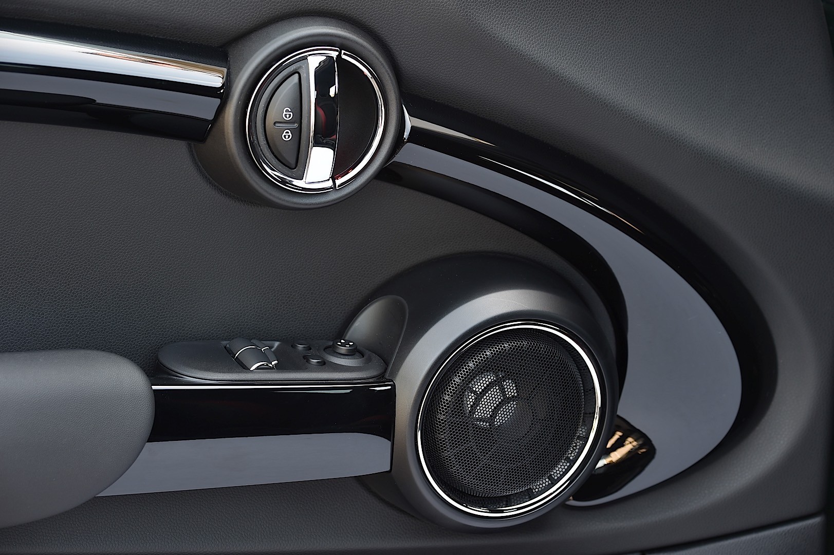 Mini Hatch photo 189