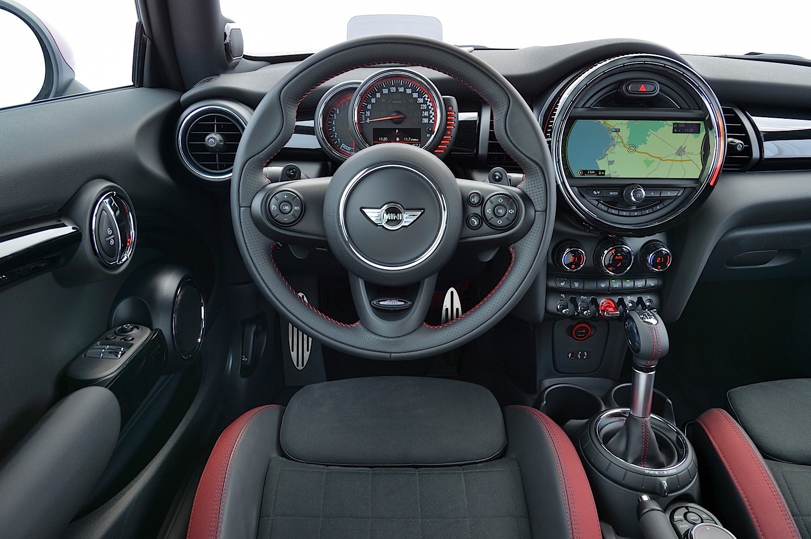 Mini Hatch photo 202