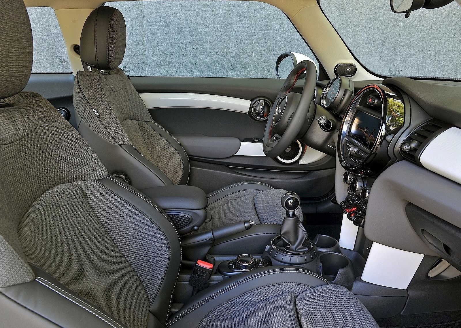 Mini Hatch photo 144