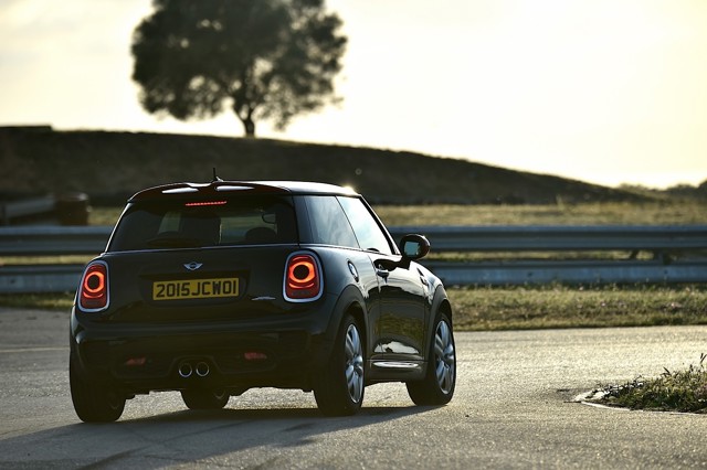Mini Hatch photo 100