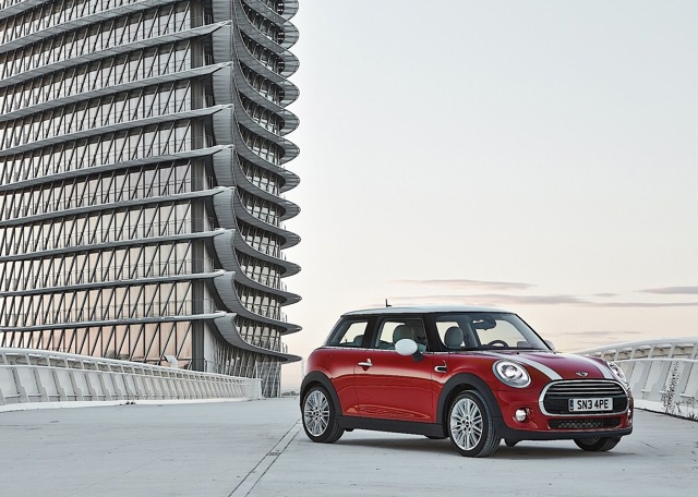 Mini Hatch photo 3