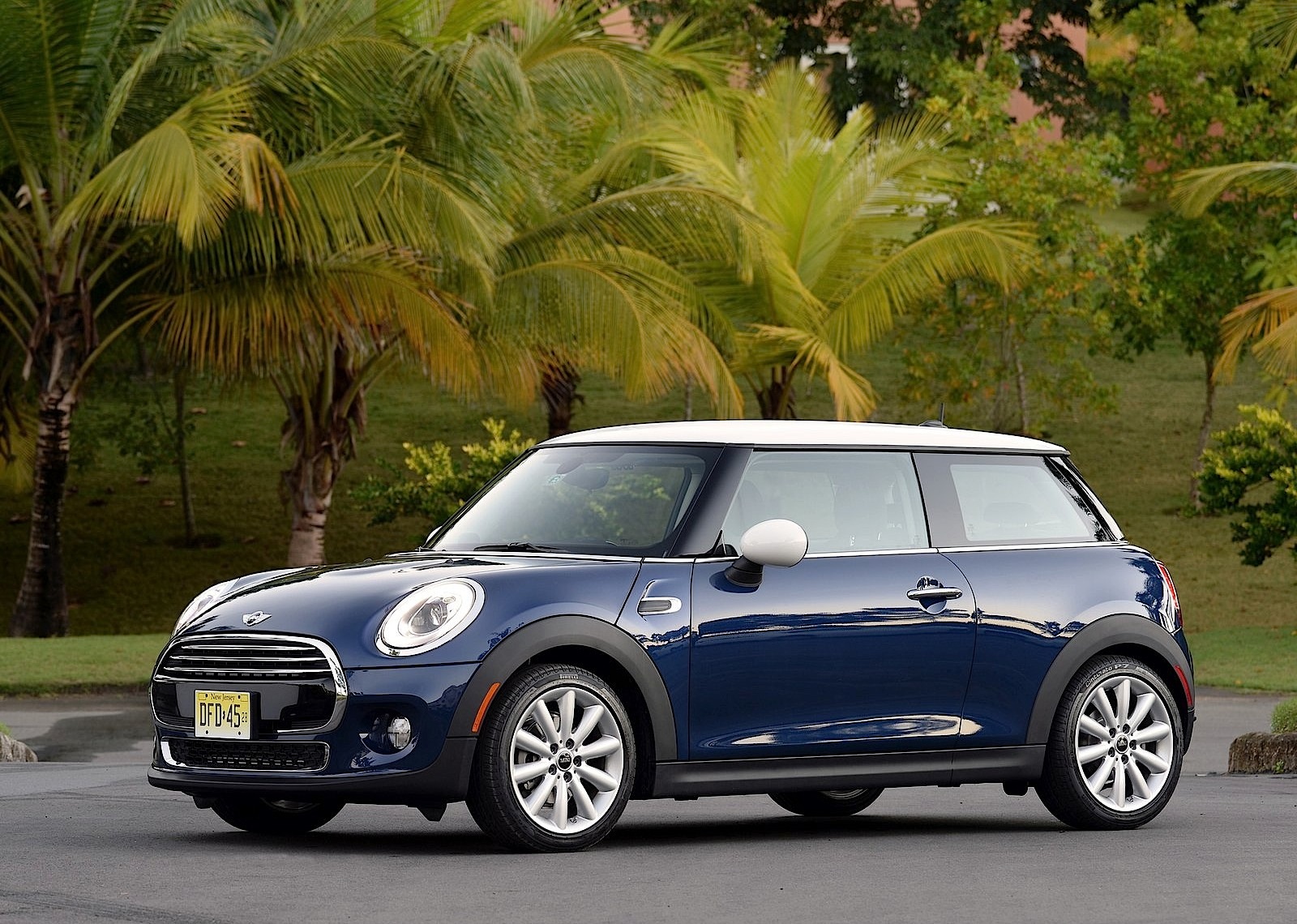 Mini Hatch photo 29