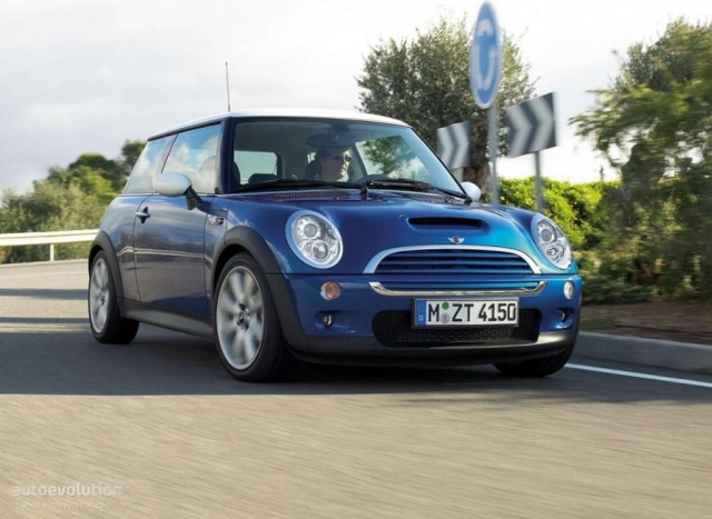 Mini Hatch photo 7