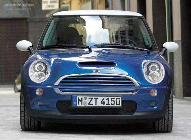 Mini Hatch photo 9