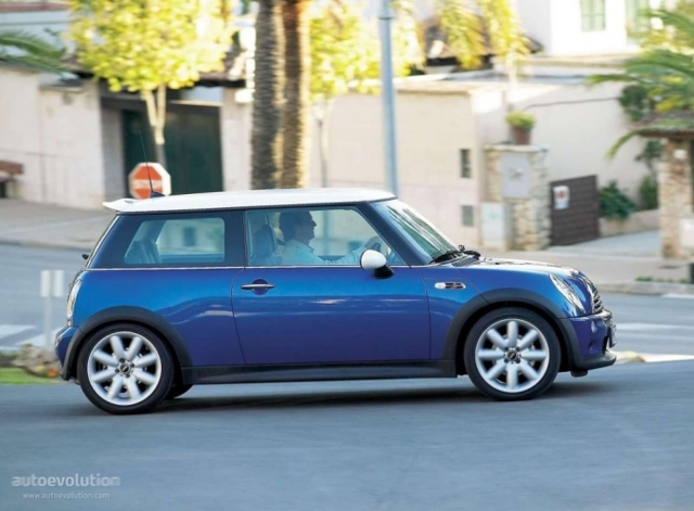 Mini Hatch photo 10