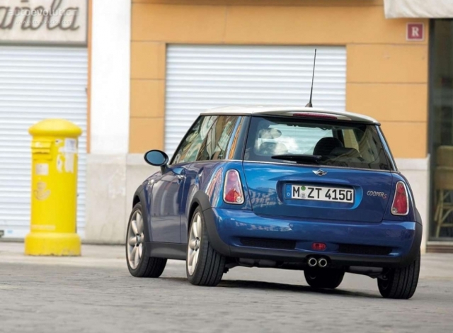 Mini Hatch photo 12