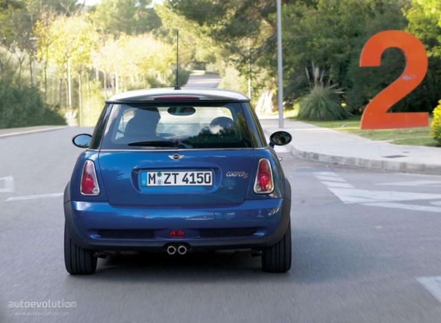 Mini Hatch photo 13