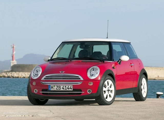 Mini Hatch photo 3