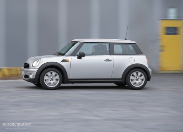 Mini Hatch photo 13