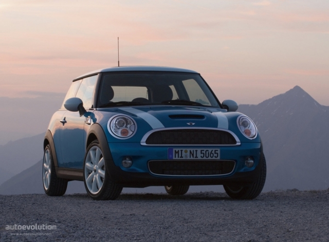Mini Hatch photo 18