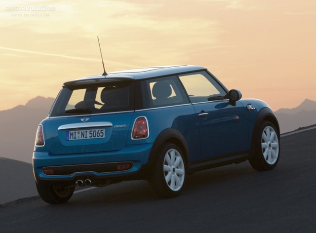 Mini Hatch photo 23
