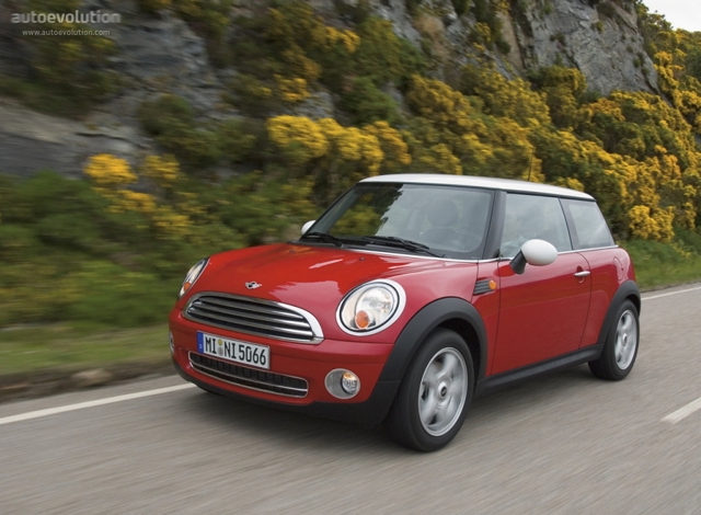 Mini Hatch photo 2