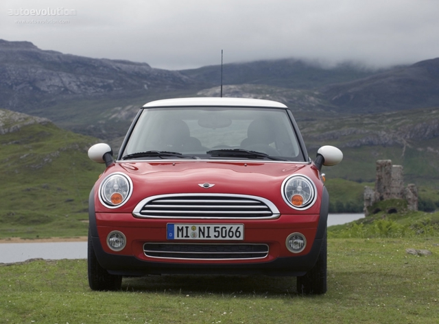 Mini Hatch photo 3