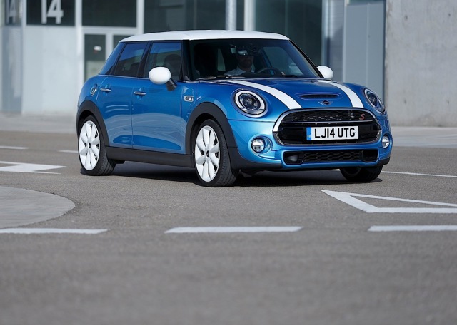 Mini Hatch photo 4