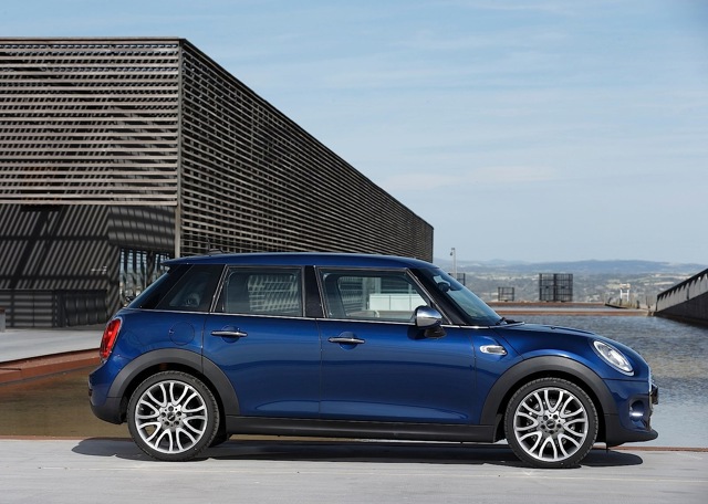 Mini Hatch photo 11