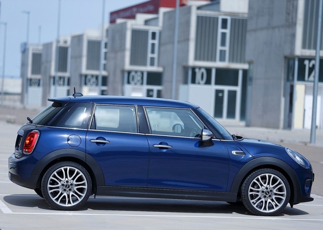 Mini Hatch photo 12