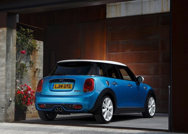 Mini Hatch photo 17