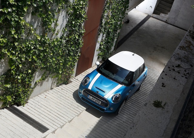 Mini Hatch photo 25