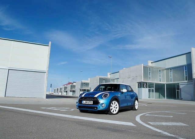 Mini Hatch photo 30