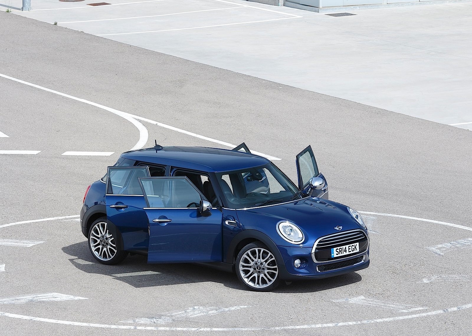 Mini Hatch photo 34