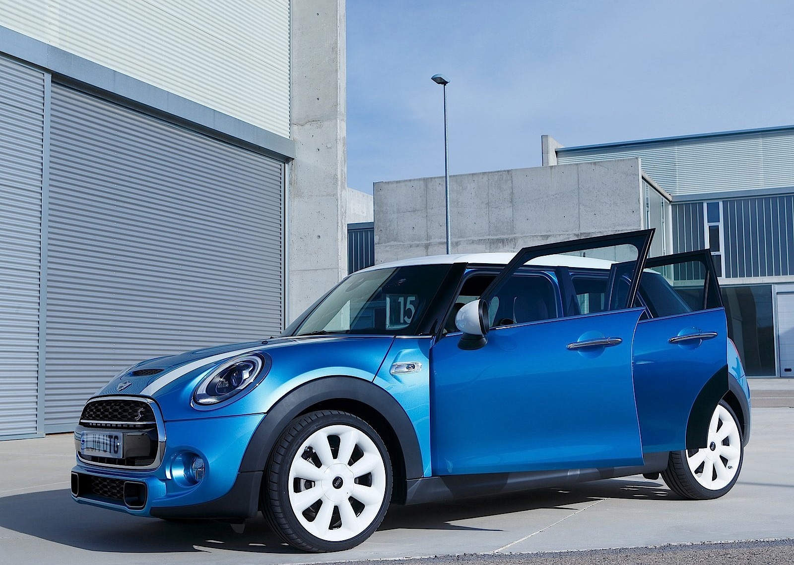 Mini Hatch photo 35