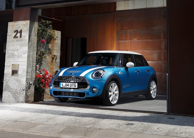 Mini Hatch photo 2