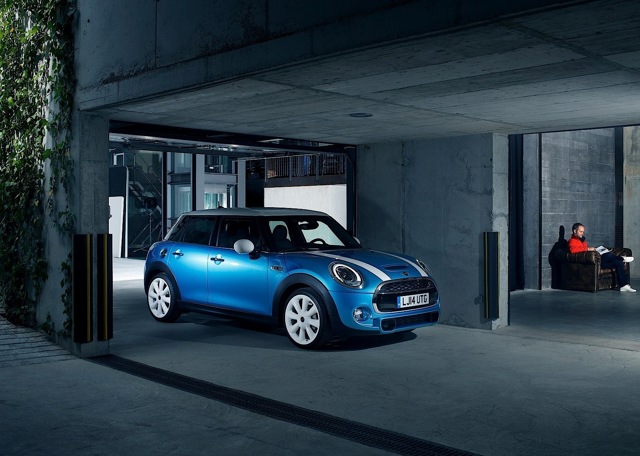 Mini Hatch photo 3