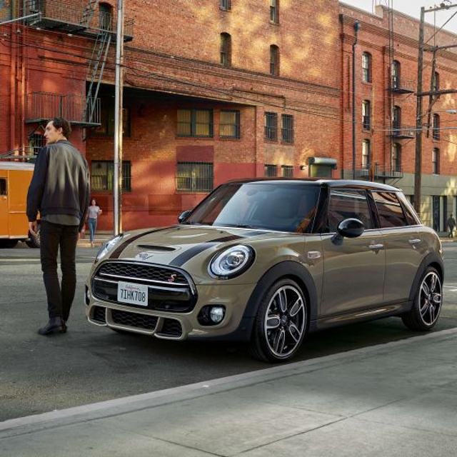 Mini Hatch photo 3