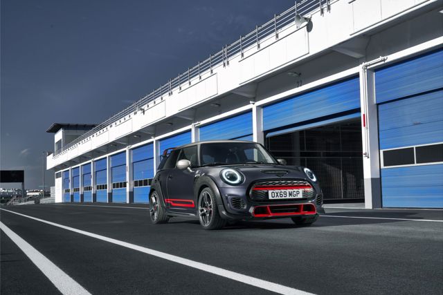 Mini Hatch photo 6