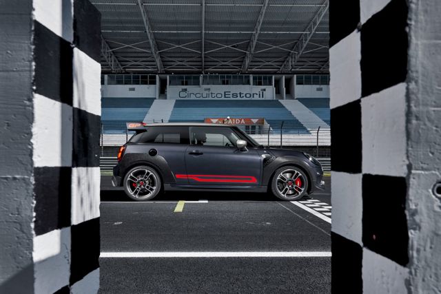 Mini Hatch photo 7