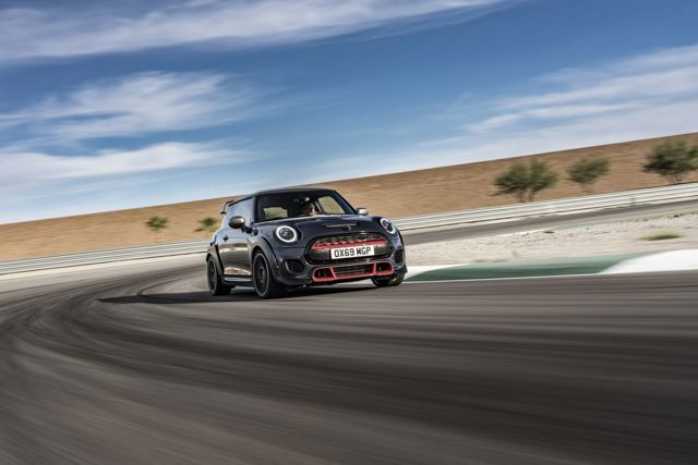Mini Hatch photo 8