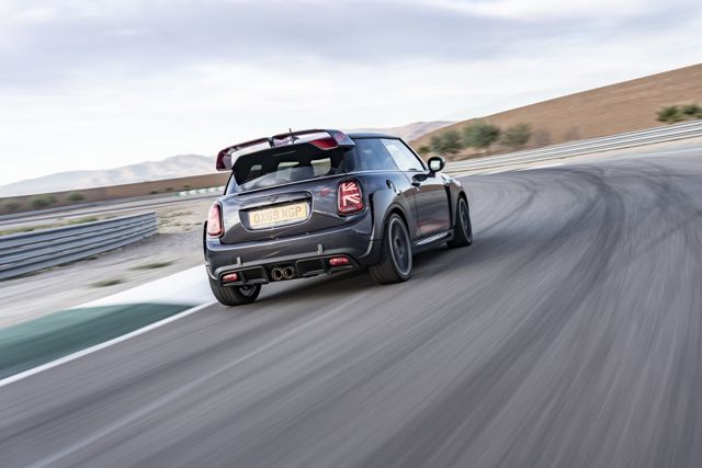 Mini Hatch photo 12