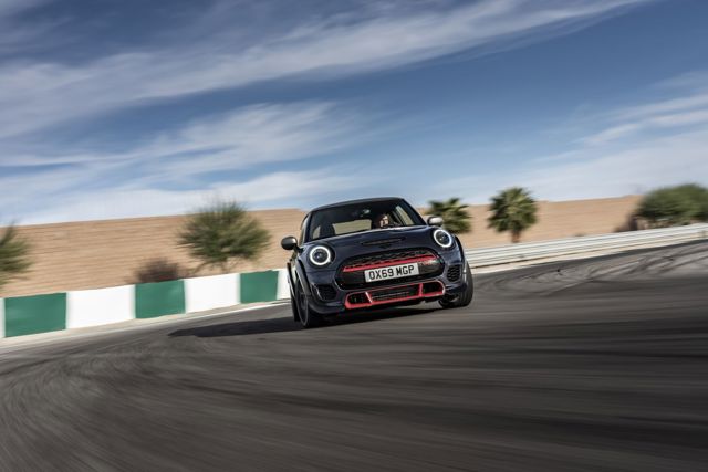 Mini Hatch photo 14