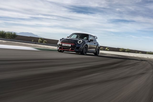 Mini Hatch photo 15