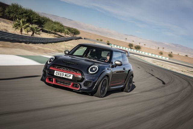 Mini Hatch photo 17