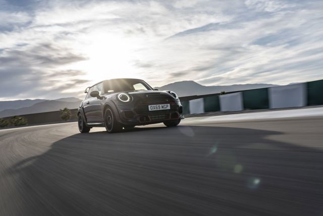 Mini Hatch photo 21
