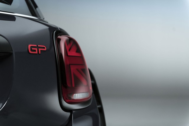 Mini Hatch photo 31