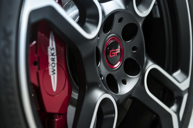 Mini Hatch photo 32