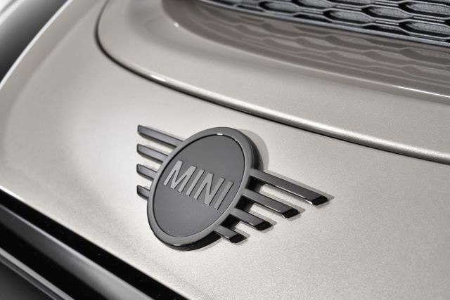 Mini Hatch photo 13