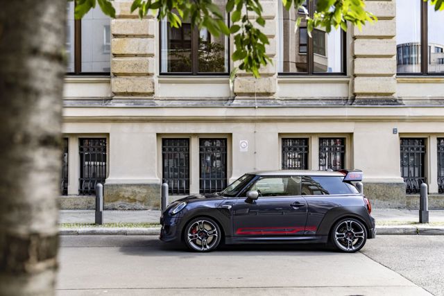 Mini Hatch photo 144