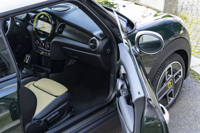 Mini Hatch photo 306