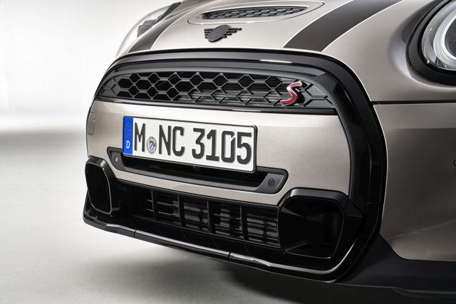 Mini Hatch photo 17