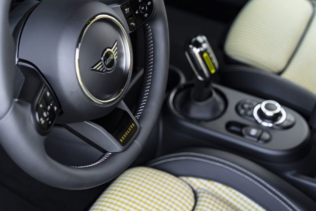 Mini Hatch photo 311