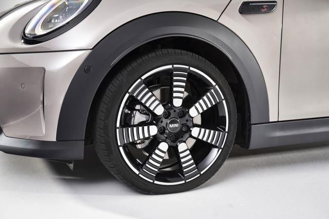 Mini Hatch photo 21