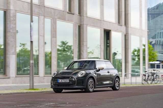 Mini Hatch photo 183