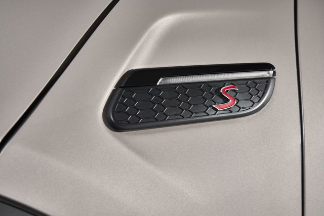 Mini Hatch photo 22