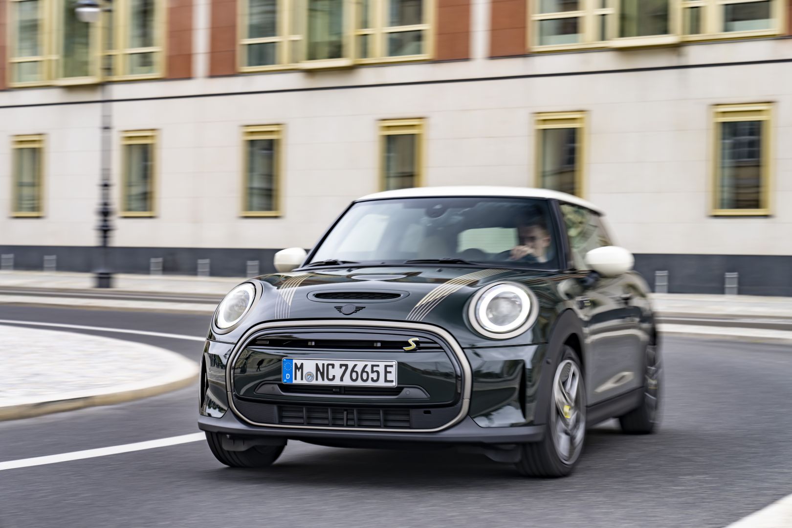 Mini Hatch photo 203