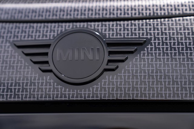 Mini Hatch photo 318